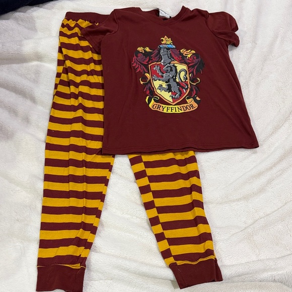 Warner Bros. Other - Harry Potter Kids' Maroon and Gold Pajama Set